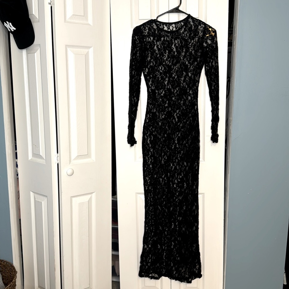 Unknown source - beautiful dress